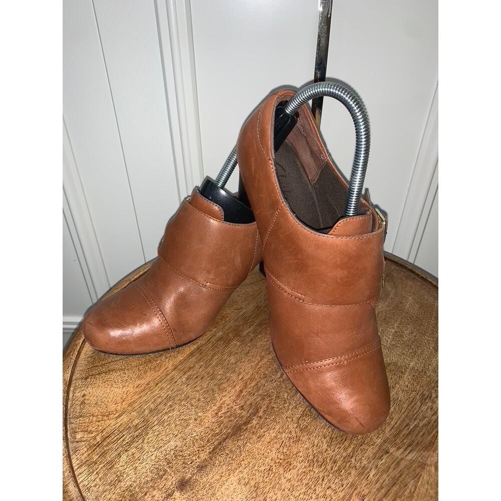 Clarks‎ Women's Brown Ankle Booties Size 9.5M Double Buckle Block Heel